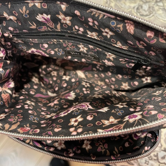 Vera Bradley, crossbody, Garden Dream retired pattern - Picture 3 of 5